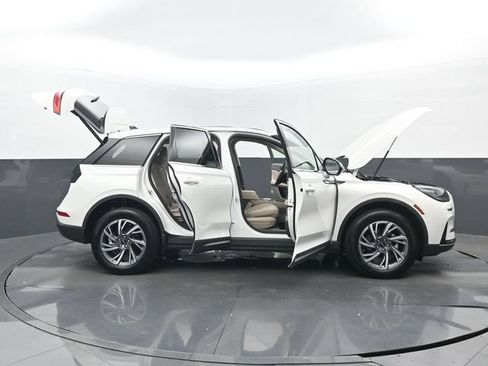 Used 2024 Lincoln Corsair AWD w/ Equipment Group 101A image 31