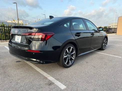 Used 2025 Honda Civic Sport Touring image 4