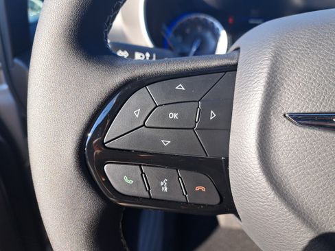 New 2026 Chrysler Pacifica Select image 13