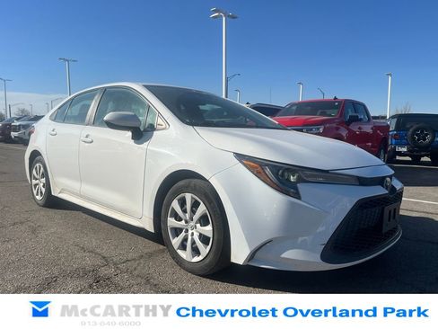Used 2020 Toyota Corolla LE image 1