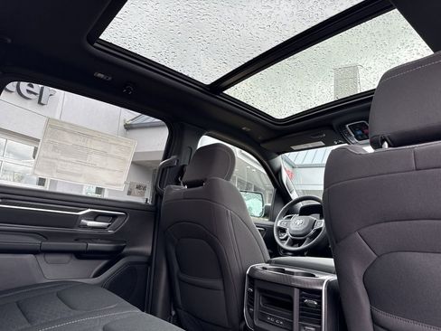 New 2026 RAM 1500 4x4 Crew Cab image 48
