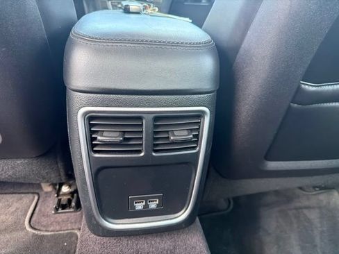 Used 2017 Chrysler 300 Limited RWD image 30