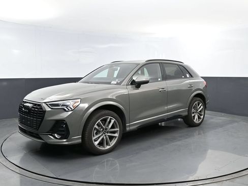 Certified 2025 Audi Q3 2.0T Premium AWD/4WD image 1
