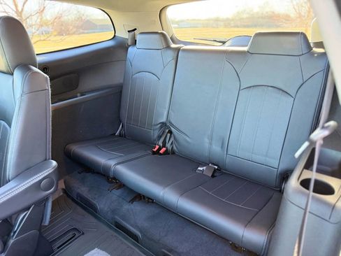Used 2017 Buick Enclave Leather image 15