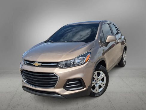 Used 2018 Chevrolet Trax LS FWD image 1