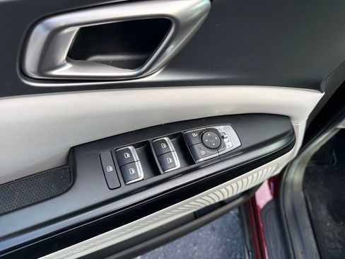 Certified 2023 Kia Carnival LX image 15