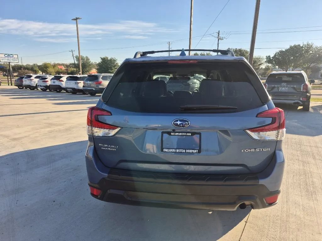 Used 2021 Subaru Forester Premium AWD/4WD image 7