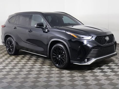 Used 2025 Toyota Highlander XSE AWD/4WD image 53