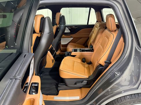 Used 2023 Lincoln Aviator Black Label w/ Dynamic Handling Package image 25