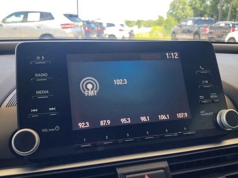 Used 2018 Honda Accord LX image 24