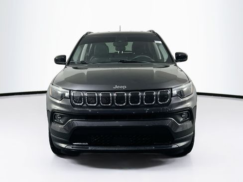 Used 2022 Jeep Compass Latitude AWD/4WD image 2