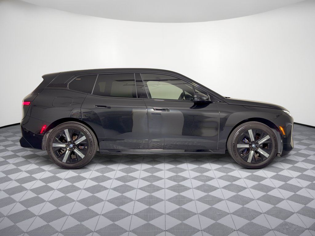 Certified 2024 BMW iX xDrive50 w/ Premium Package AWD/4WD image 8