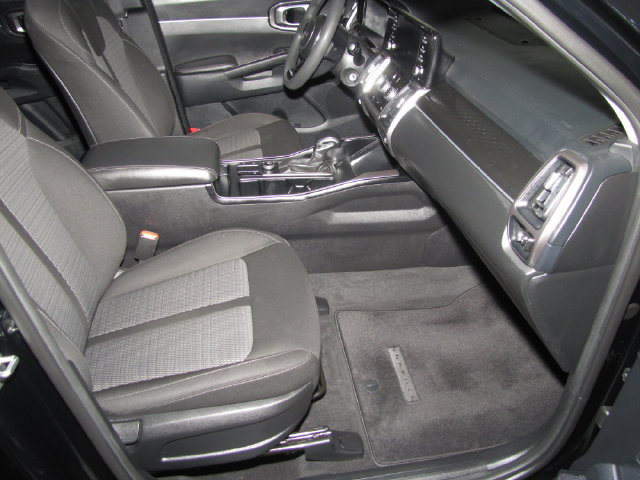 Used 2023 Kia Sorento LX FWD image 42