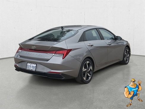 Certified 2023 Hyundai Elantra Limited image 5