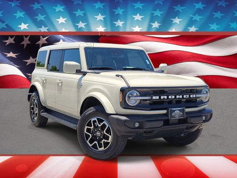 Certified 2025 Ford Bronco Outer Banks AWD/4WD image 1