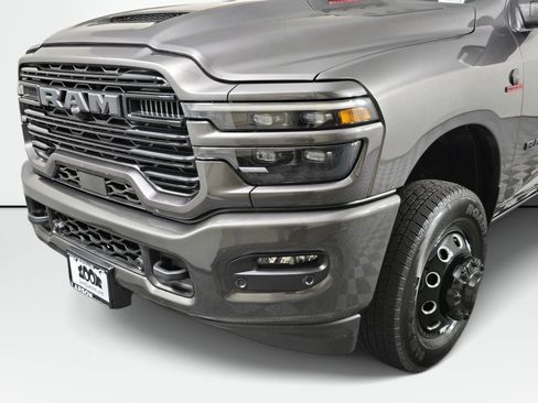 Used 2025 RAM 3500 Laramie AWD/4WD image 11