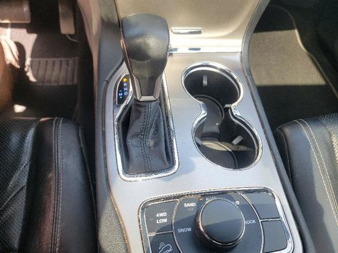Used 2021 Jeep Grand Cherokee Limited AWD/4WD image 12