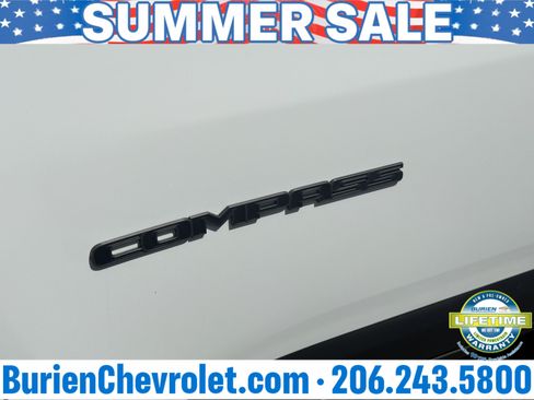 Used 2025 Jeep Compass Trailhawk AWD/4WD image 33