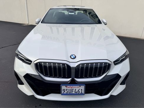 Used 2026 BMW 530i xDrive image 2