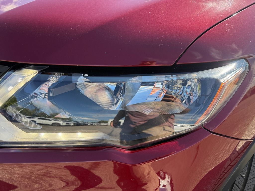 Used 2018 Nissan Rogue SV AWD/4WD image 23