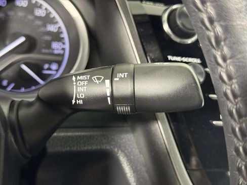 Used 2020 Toyota Camry SE AWD/4WD image 24