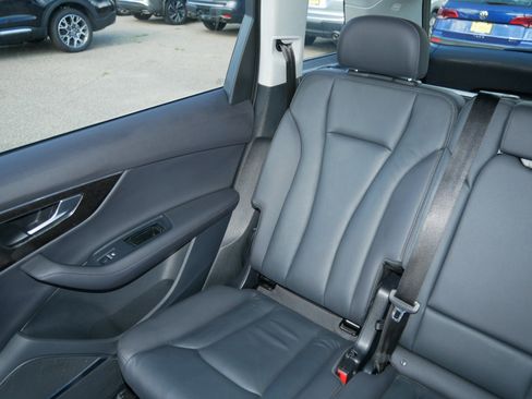 Used 2024 Audi Q7 Premium Plus image 12