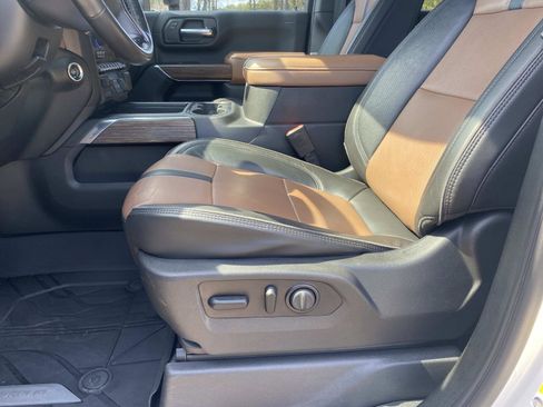 Used 2020 Chevrolet Silverado 3500 High Country image 26