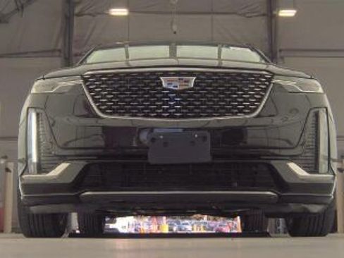 Used 2020 Cadillac XT6 Premium Luxury FWD image 3