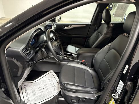 Used 2025 Ford Escape Platinum image 20