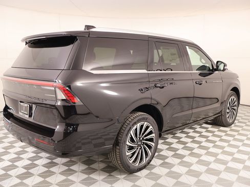 New 2026 Lincoln Navigator Black Label AWD/4WD image 22