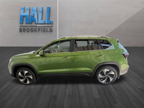 New 2025 Volkswagen Taos SE image 2