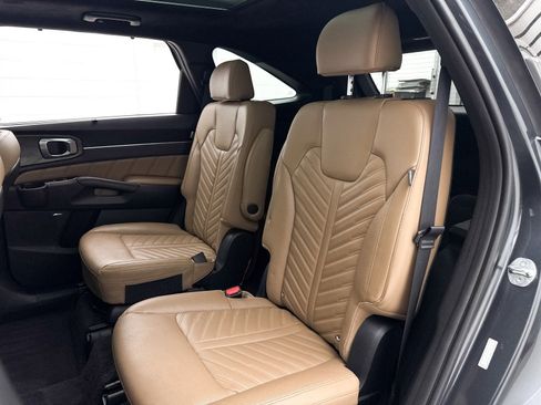 Certified 2024 Kia Sorento SX Prestige w/ Olive Brown Leather Package image 32