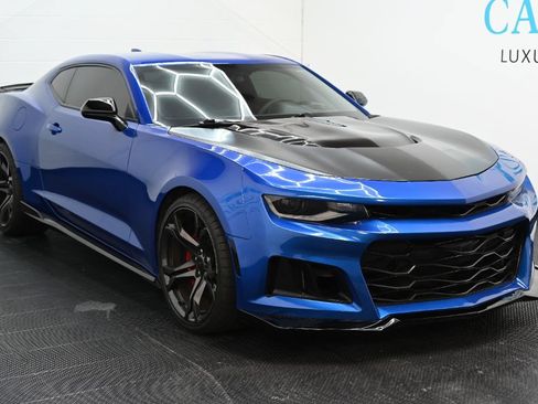 Used 2017 Chevrolet Camaro SS RWD image 2