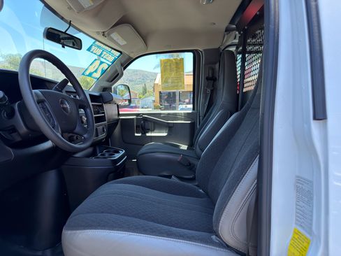 Used 2024 GMC Savana 2500 w/ Driver Convenience Package RWD image 21