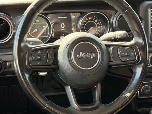 Used 2022 Jeep Gladiator Sport AWD/4WD image 12