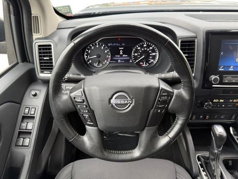 Used 2022 Nissan Frontier SV AWD/4WD image 14