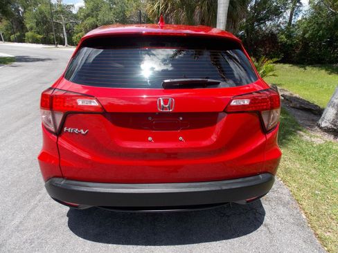 Used 2017 Honda HR-V LX image 5
