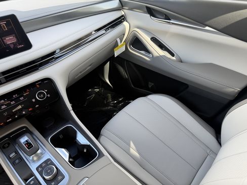 New 2027 INFINITI QX60 Luxe FWD image 17