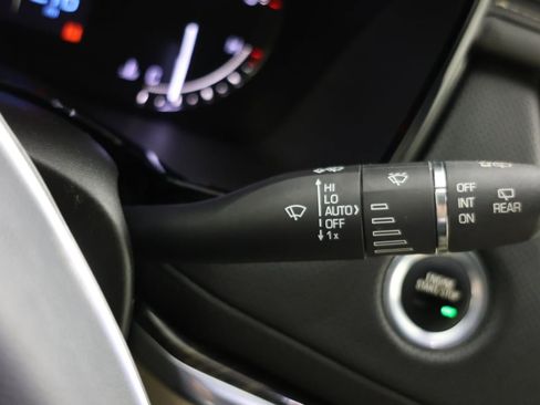 Used 2018 Cadillac XT5 FWD image 24