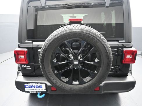 Used 2023 Jeep Wrangler Unlimited Sahara w/ Cold Weather Group AWD/4WD image 33