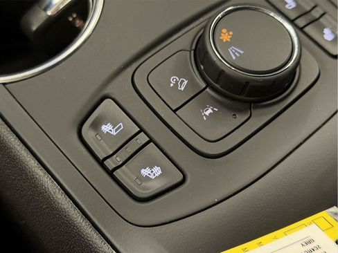 Used 2023 GMC Terrain SLE w/ Driver Convenience Package FWD image 15