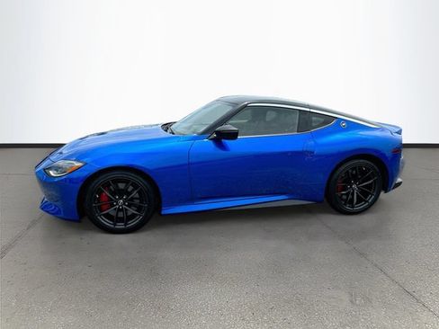 Certified 2024 Nissan Z Performance w/ Floor Mat Package RWD image 4