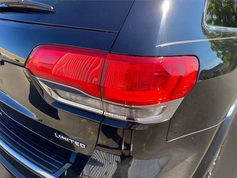 Used 2018 Jeep Grand Cherokee Limited image 15