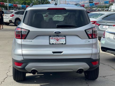 Used 2017 Ford Escape SE w/ SE Leather Comfort Package AWD/4WD image 6