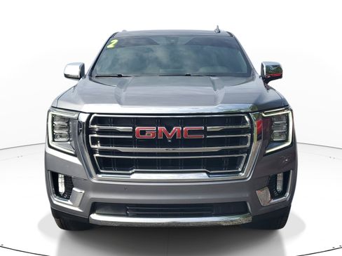 Used 2022 GMC Yukon SLT w/ SLT Luxury Package AWD/4WD image 2