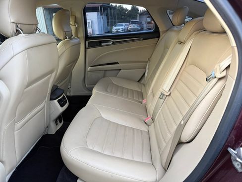 Used 2013 Ford Fusion SE FWD image 21