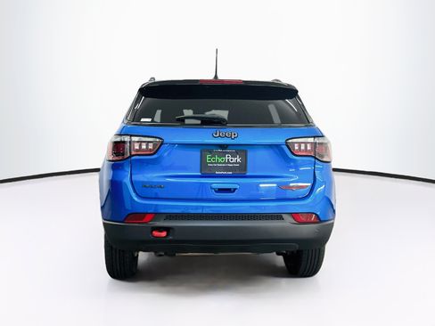 Used 2025 Jeep Compass Trailhawk AWD/4WD image 7