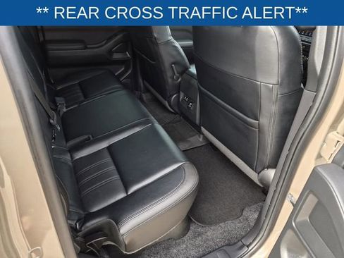 Used 2022 Nissan Frontier PRO-4X w/ Pro-4X Premium Package image 17