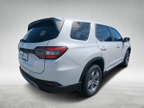 New 2025 Honda Pilot EX-L image 3