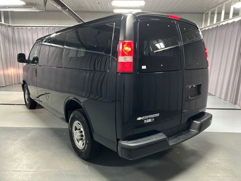 Used 2017 Chevrolet Express 2500 LS image 5